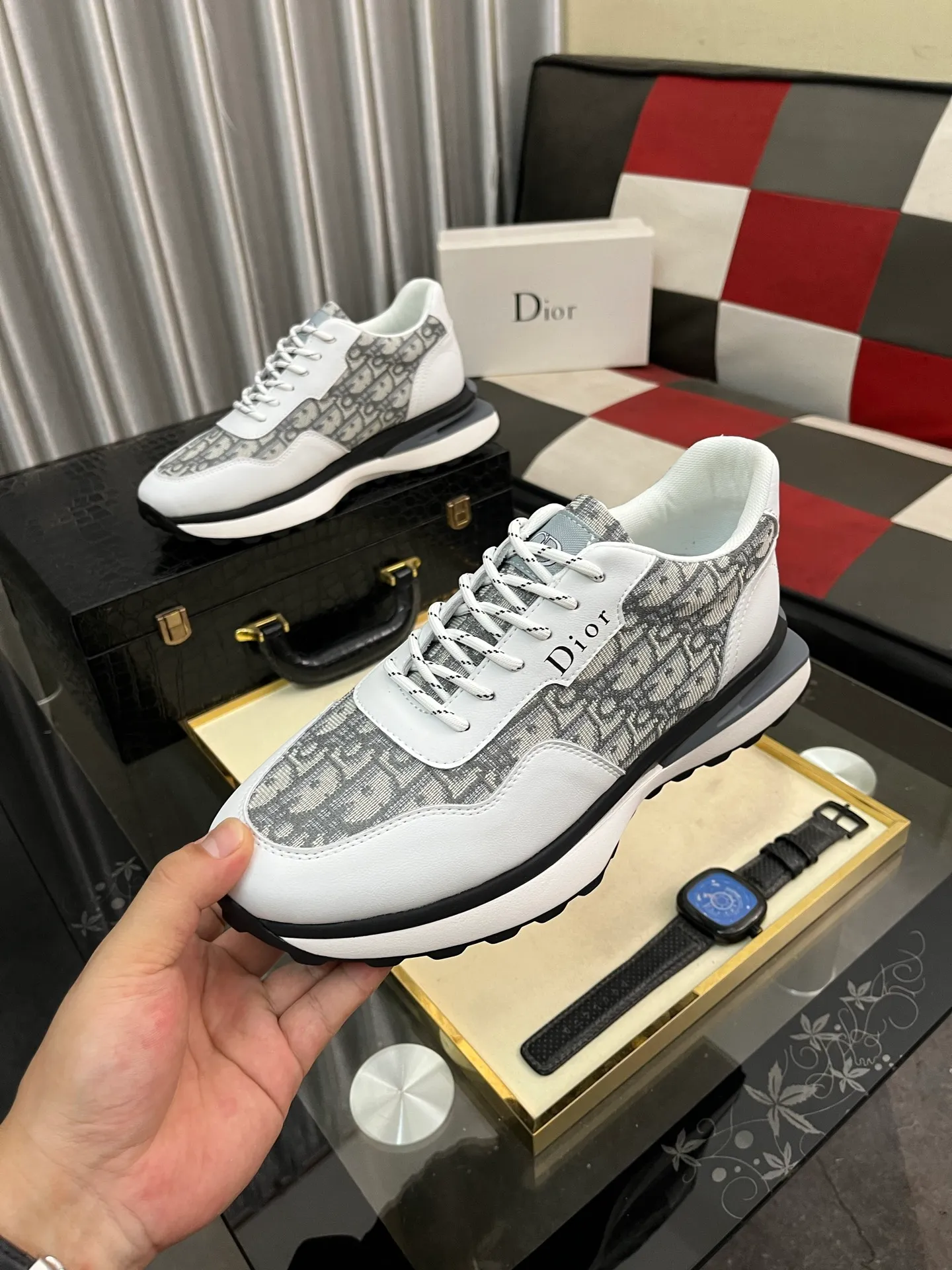 Men's Men's Shoes💰458⌚️⌚️Dior unique modern style sneakers. Counter purchasing 🏃casual leather shoes😍😍 original cowhide leather imported from Italy (refuses to discolor and grind feet) soles: original soles specially provided by the original factory, super cool😍 lace up and walk with wind👍 style design ⚠️ super comfortable and wear-resistant original soles. Just like shooting the real thing 🎬The real thing is better Code number: 38-443️⃣Colors available